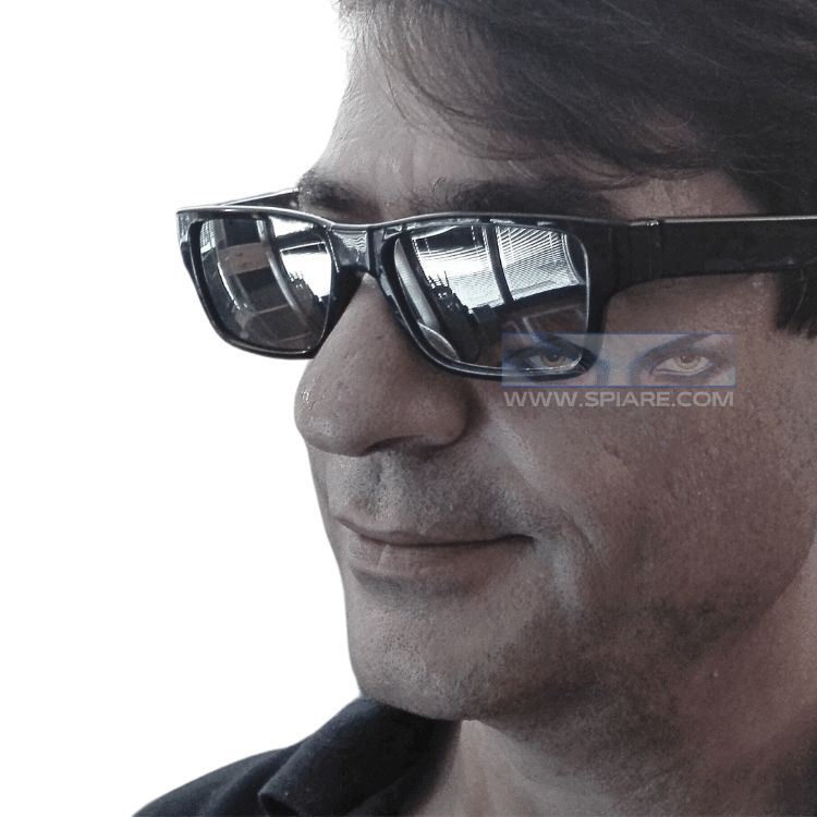 Spiare.com presenta gli Occhiali Spia con Obiettivo Invisibile Full HD - Professionalità e Discrezione in Unico Design