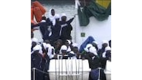 Migranti, boom degli sbarchi nel 2016. Ma le migrazioni aumenteranno nei prossimi decenni