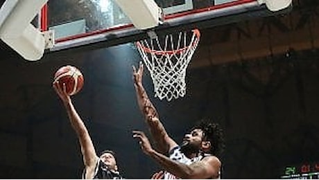 Basket A2: Virtus piega Fortitudo al supplementare, il derby di Bologna si decide in volata