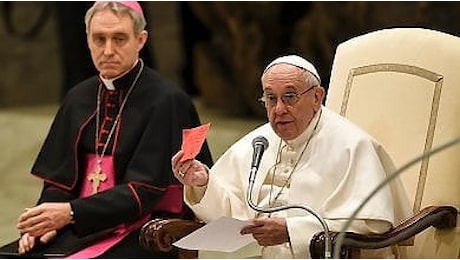 Papa Francesco: Anche la forma fisica è un idolo. e c'è chi abortisce per non perderla