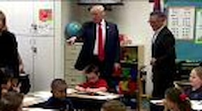 Trump visita una scuola in Nevada, un alunno: Non ha i capelli arancioni