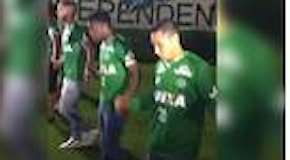 Brasile, veglia allo stadio di Chapeco: sfilano i giocatori che non erano a bordo del volo
