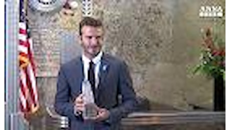 New York: David Beckham accende di blu Empire State Building