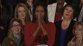 Michelle Obama commossa per l'ultimo discorso: E' stato un onore
