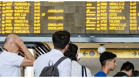 Treni, uno sciopero ogni due weekend. «Un danno al turismo»