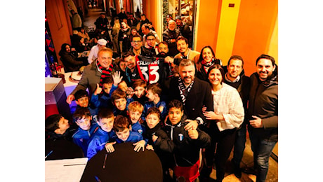 Al Bar Carlino vince la passione, il grande entusiasmo dei baby calciatori. E i panettoni di Neri