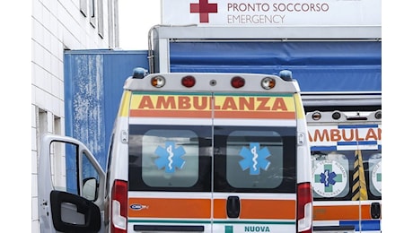 Vanno a svegliare la 17enne ma la trovano morta a letto: aveva la febbre, disposta l’autopsia