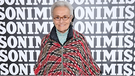 È morta Rosita Missoni: aveva 94 anni, fondò il marchio di moda con il marito Ottavio