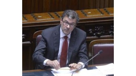 Giorgetti: Saldi meglio delle attese ma incertezze economia globale