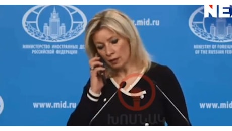 Maria Zakharova riceve una telefonata in conferenza stampa: Non devi parlarne, Va bene