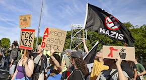 Marea antifascista a Essen. In 90.000 mila contro l’Afd