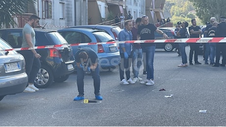 VIDEO | Crotone, sparatoria al quartiere Lampanaro: un morto e ferito grave