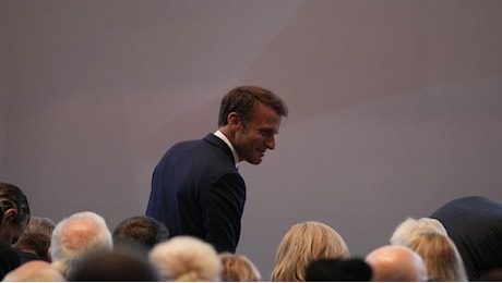 Francia, Macron congela la nomina del primo ministro: Ora concentrati sulle Olimpiadi