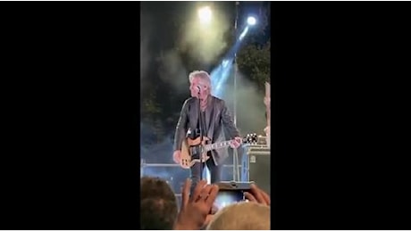 Ligabue, concerto a sopresa all'autogrill: «Il 21 giugno 2025 torno a Campovolo»