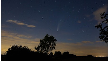 Tutti pronti per l'arrivo della cometa del secolo: quando e come vederla - CUENEWS