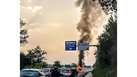 Rapina alla Mondialpol: l'inferno di fiamme e proiettili, i chiodi sparsi e il terrore degli automobilisti