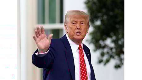 Trump punzecchia la Cina. Sono giusti dazi all’80%
