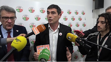Referendum, il sì di Avs. Fratoianni: “Piccola grande rivoluzione contro la precarietà”. Bonelli: “Cinque sì”