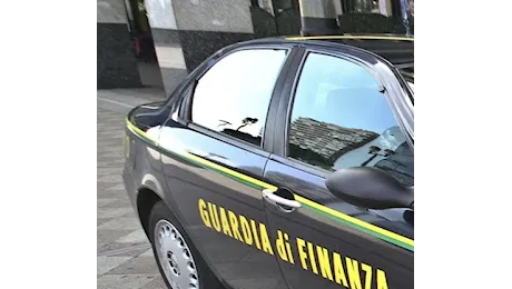 Gdf sequestra a Curinga 4 milioni di pezzi tra sigarette elettroniche, cartine e filtri di dubbia provenienza