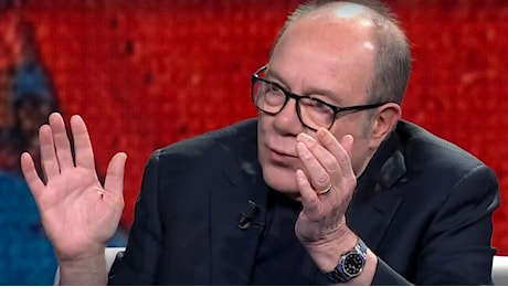 Carlo Verdone e l'invettiva contro Roma: Sporca e con i gabbiani. È un bagno dell'autogrill