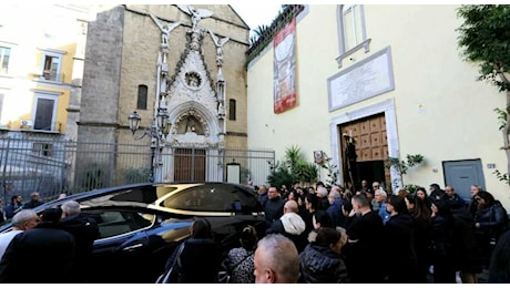 Funerali Carmine Daniele a Napoli nella basilica di San Giovanni Maggiore