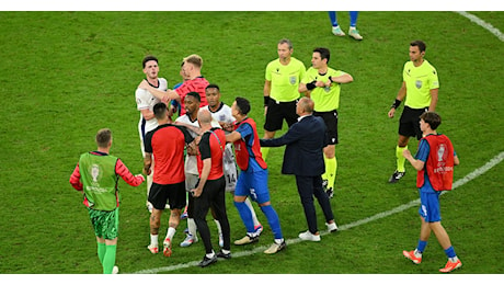 Inghilterra-Slovacchia, sfiorata la rissa a fine match tra Rice e Calzona: il fatto