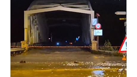Il Rodano ha rotto gli argini, inondazioni in Vallese
