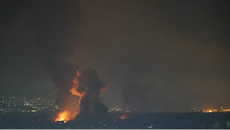 Guerra Israele - Libano, le notizie di oggi: forti bombardamenti in Libano alla vigilia del 7 ottobre. Razzi di Hezbollah fanno sei feriti ad Haifa