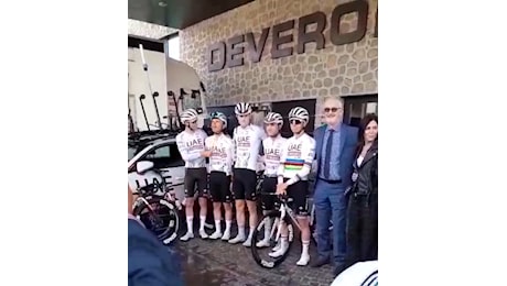 Cavenago di Brianza: Tadej Pogacar e l'Uae Team Emirates avvistati in Brianza