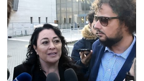 Primo incontro in Tribunale tra Manuela Bianchi e Louis Dassilva dopo l'arresto • newsrimini.it