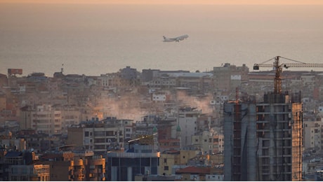 Pioggia di bombe su Beirut, “Siamo la porta dell’inferno”