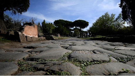 Appia Antica, tre tratti esclusi dall’Unesco. Proteste da Terracina a Matera, interviene il ministero