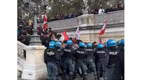 Scontri a Bologna, Meloni contro la sinistra: Tollera i facinorosi