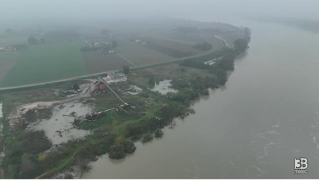 Cronaca VIDEO: drone sorvola la piena del fiume Po