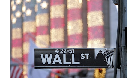 I magnifici 7 del tech perdono 800 miliardi di dollari: cosa sta succedendo a Wall Street