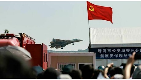 Cina, il nuovo caccia invisibile J-35 che sfida gli Usa. E con l'elicottero Z-20 cresce il sistema antisommergibili