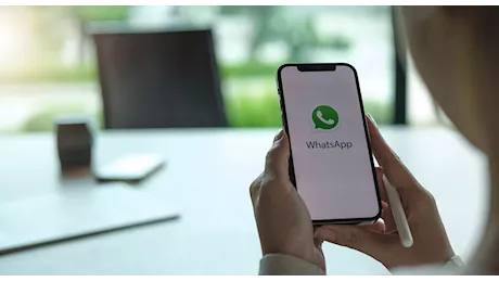 WhatsApp si aggiorna: arrivano due funzioni nuove, una copia Telegram