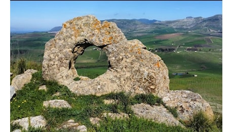 Viaggio nel tempo di BC Sicilia Monreale alla scoperta del megalite che “saluta” il sole