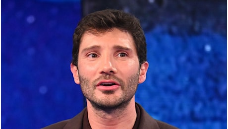 Affari tuoi non va in onda stasera 8 maggio, cambio programmazione Rai