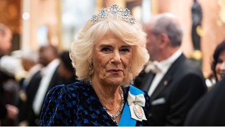 L’enigmatica storia della “tiara fantasma” indossata dalla regina Camilla