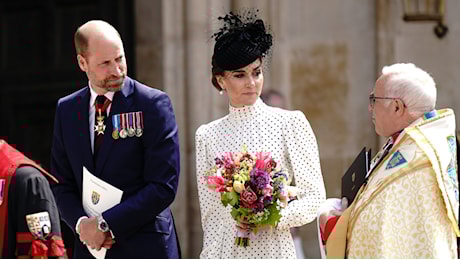Kate Middleton al VE Day 2025: il significato dietro l’abito bianco a pois