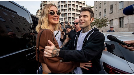 Chiara Ferragni e Fedez, firmato l'accordo: «Per Leone e Vittoria affidamento condiviso. Lui pagherà per scuola e sport»