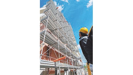 Nuovo boom di fallimenti per le imprese causa aumento dei costi: nel 2024 +17%. In testa costruzioni e industria