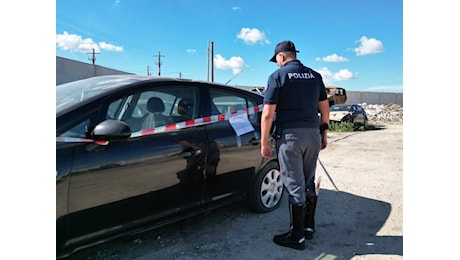 Auto e rottami smaltiti illegalmente, denunciato 56enne