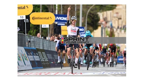 GIRO D'ABRUZZO. ALESSANDRO COVI FIRMA LA PRIMA TAPPA, DIETRO DI LUI FIORELLI E FANCELLU