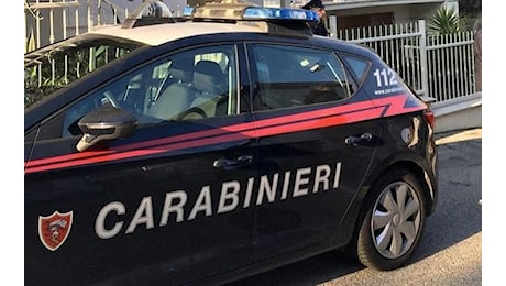 Donna uccisa in casa a Terracina, indagini in corso sul marito