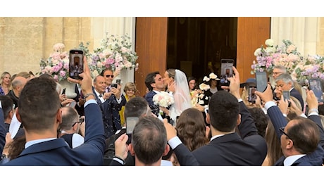 Alessandro Vespa e Isabella oggi sposi nella cattedrale di Oria. Gli invitati: Paese bellissimo
