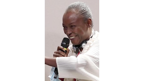 Muore improvvisamente Koyo Kouoh, prima donna africana a guidare la Biennale dell'Arte di Venezia