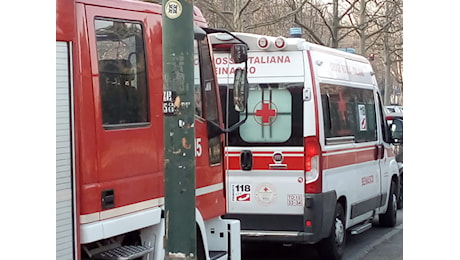 Settimo: materasso prende fuoco a causa di una sigaretta accesa e divampa incendio, morta una 49enne