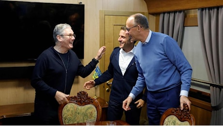 Oggi i «volenterosi» a Kiev. Il piano euro-americano: «Trenta giorni di tregua»